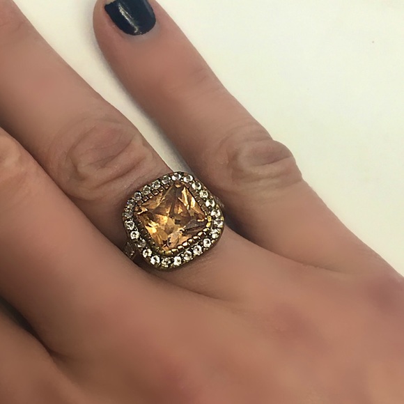 vintage costume jewelry ring - Picture 3 of 3